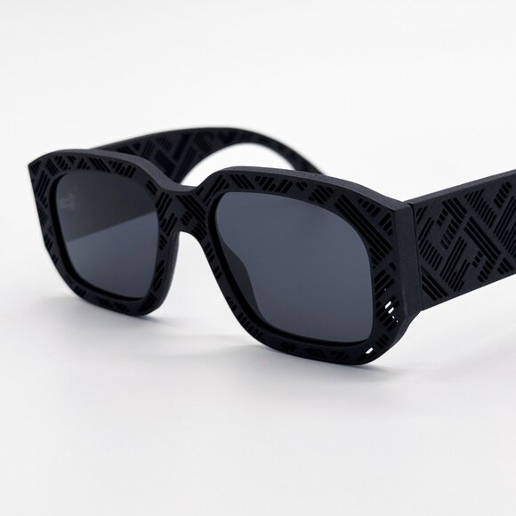 NEW FENDI FE40113I 02A MATTE BLACK UNISEX SUNGLASSES FENDI - Picture 1 of 15